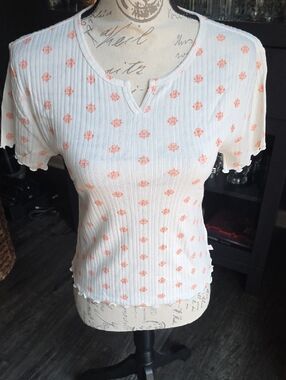 Old Navy White Ribbed Short Sleeve Top with Coral Dot Print